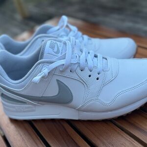 Nike Golf Air Pegasus 89 White and Gray